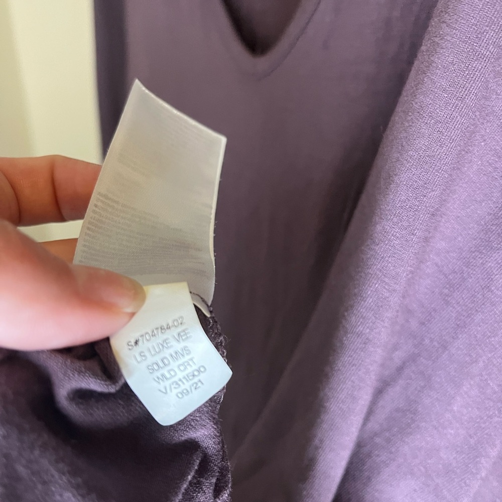 Old Navy Women's Long Sleeve Top in Deep Purple - Picture 5 of 7
